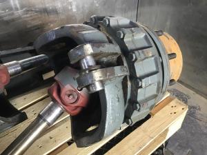 Stuurinrichting links van het podium